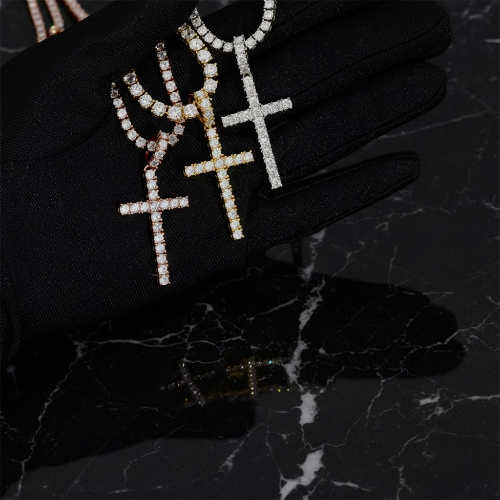 Dije Cross Moissanites