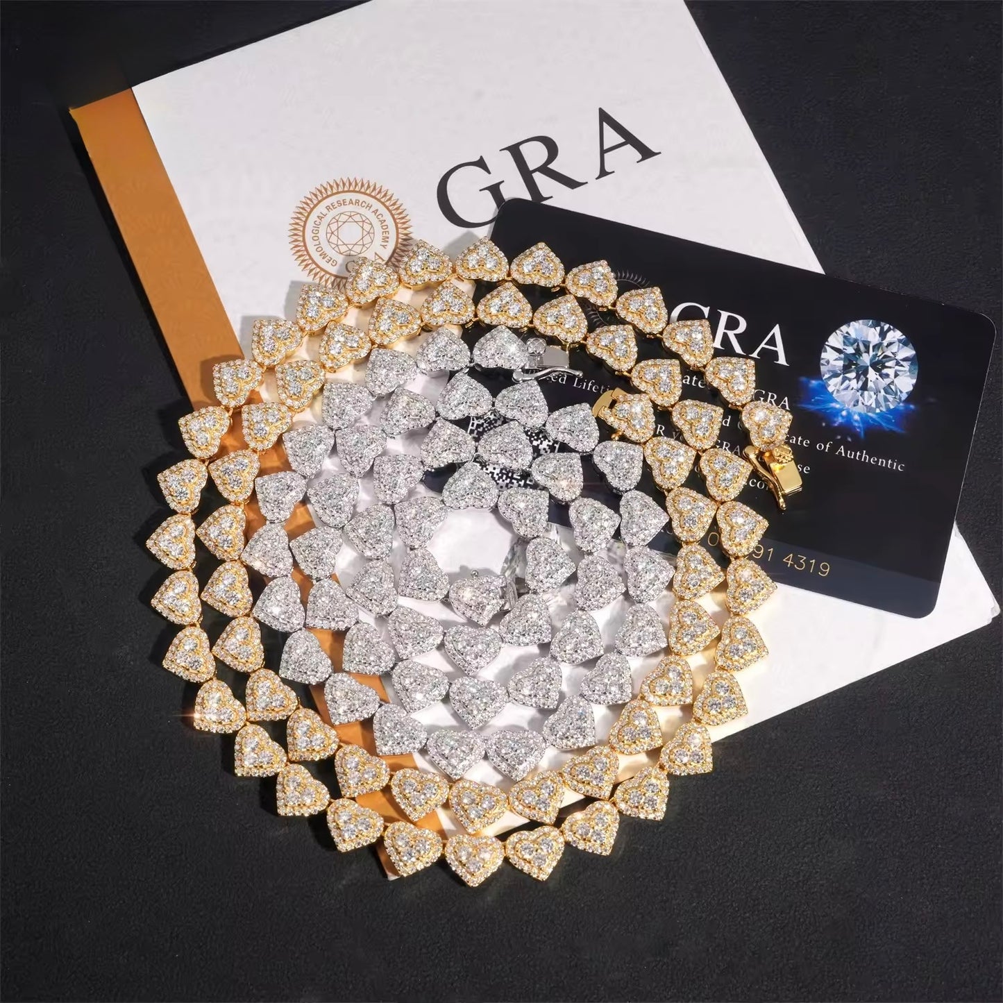 Cadena Hearts Moissanites